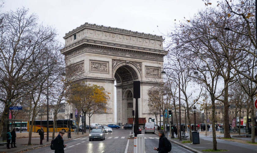 Paris : l’Arc de triomphe évacué après une fausse alerte à la bombe