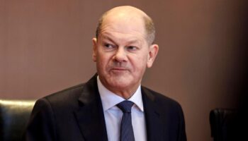 Bundesregierung: Bundeskanzler Olaf Scholz beantragt offiziell Vertrauensfrage