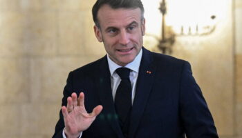 Nouveau Premier ministre : Macron va «écourter» sa visite en Pologne et rentrera «en début de soirée» à Paris