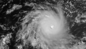 Cyclone Chido à Mayotte : l'île en alerte orange dès demain, des rafales à près de 300km/h enregistrées