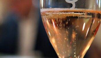 La teinte du champagne rosé constitue un précieux indicateur de sa méthode d'élaboration.