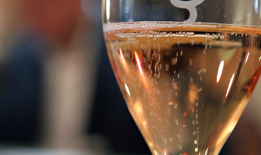 La teinte du champagne rosé constitue un précieux indicateur de sa méthode d'élaboration.