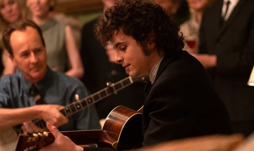 How Timothée Chalamet transformed into Bob Dylan for 'A Complete Unknown'