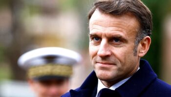 Le président français Emmanuel Macron assiste à une cérémonie marquant le 80e anniversaire de la libération de Strasbourg, sur la place Broglie à Strasbourg, dans l'est de la France, le 23 novembre 2024.