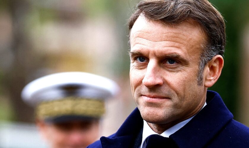 Le président français Emmanuel Macron assiste à une cérémonie marquant le 80e anniversaire de la libération de Strasbourg, sur la place Broglie à Strasbourg, dans l'est de la France, le 23 novembre 2024.