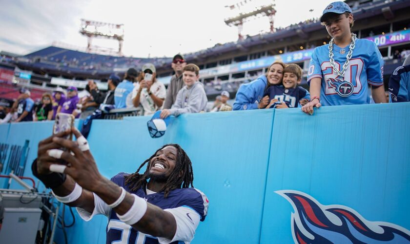 Titans rookie Jarvis Brownlee Jr. shares powerful message after helping out single mom: 'God bless you'