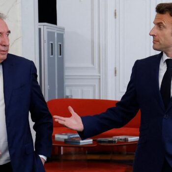 Bayrou Premier ministre : Comment le centriste a forcé les portes de Matignon après des heures tendues