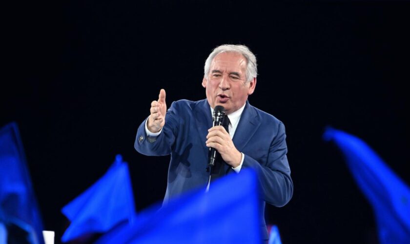 Pourquoi François Bayrou se prend pour Henri IV