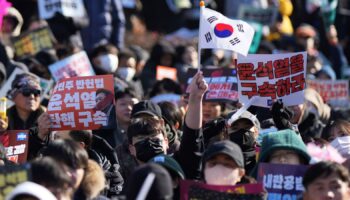 A country in chaos - South Korea wrestles for democracy