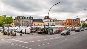 Berlin: Mutmaßliche Rechtsextreme greifen SPD-Mitglieder an