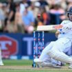 Batting collapse puts England on the back foot against New Zealand