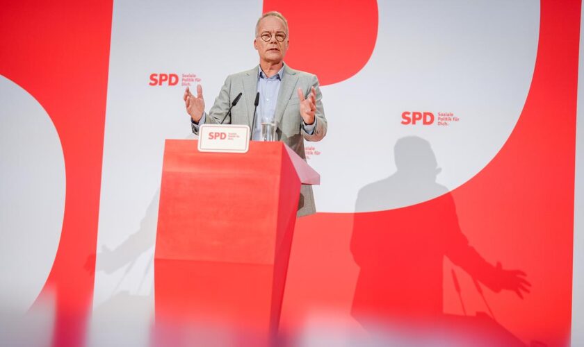 Rechtsextremismus: SPD-Generalsekretär verurteilt Angriffe auf Parteimitglieder