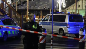 Polizei räumt Weihnachtsmarkt in Köln – wieder nur Sand in Koffer