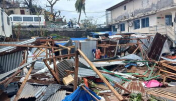 Cyclone Chido à Mayotte : «certainement plusieurs centaines» de morts, «peut-être quelques milliers», selon le préfet