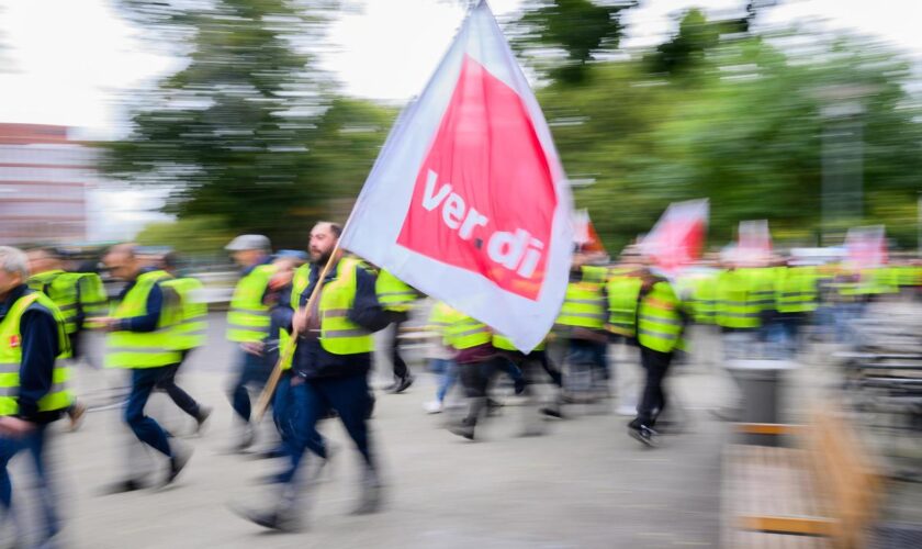 Arbeitskampf: Verdi droht mit Bargeld-Streik im Weihnachtsgeschäft