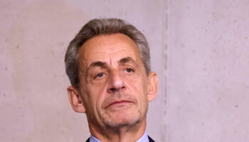 Nicolas Sarkozy condamné au port du bracelet, mais il a une idée pour s'en débarrasser