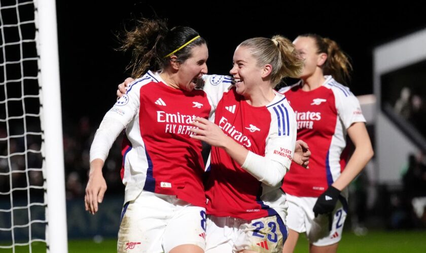 Arsenal grab late winner but Man City fall to Barcelona in Women’s Champions League