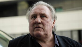 Plus de 130 personnalités demandent la suspension de la Légion d’honneur de Gérard Depardieu, Patrick Poivre d’Arvor et Joël Guerriau