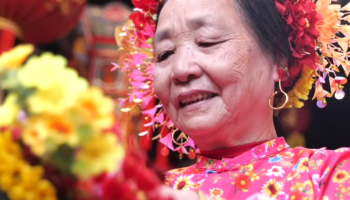 Quand les coiffures florales du village chinois Xunpu font croître le tourisme local