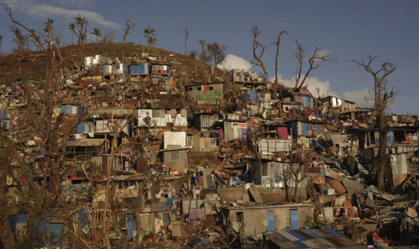 Cyclone à Mayotte : 70% des habitants gravement touchés, l'état de "calamité naturelle exceptionnelle" activé