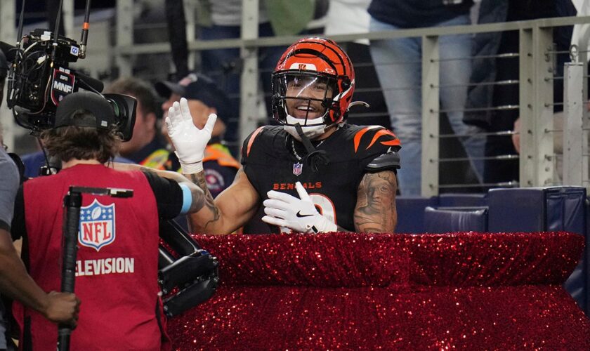 Bengals' Chase Brown upset with fine for jumping into Salvation Army kettle: 'It's bait'