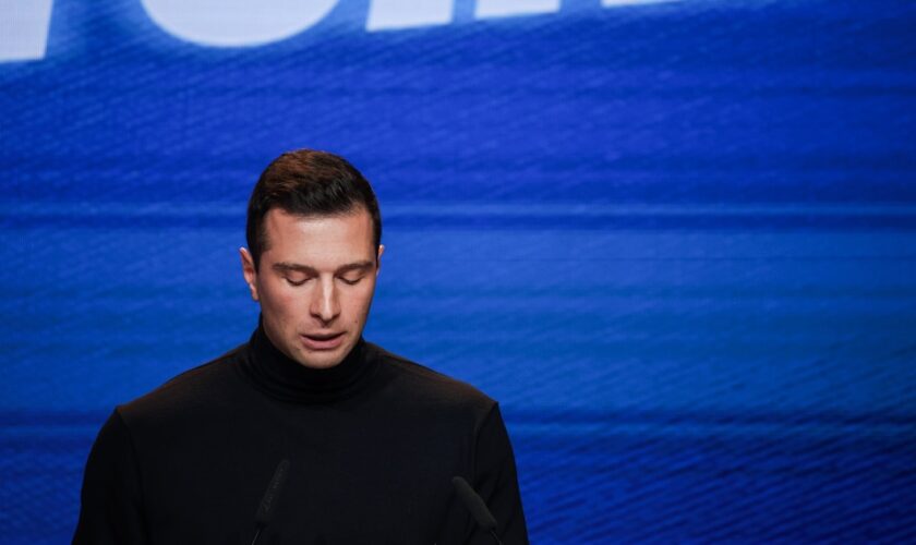 Le président du Rassemblement national (RN) Jordan Bardella lors d'un meeting à Tonneins, dans Lot-et-Garonne, le 10 novembre 2024