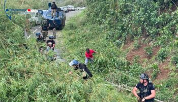 Mayotte : un gendarme envoyé en renfort après le cyclone est mort en mission, annonce Bruno Retailleau