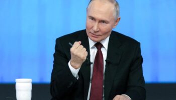 “Un fou furieux” : Vladimir Poutine propose un “duel” de missiles à Kiev