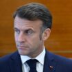 Après le cyclone à Mayotte, Macron propose de scolariser les élèves hors de l’archipel, les syndicats perplexes