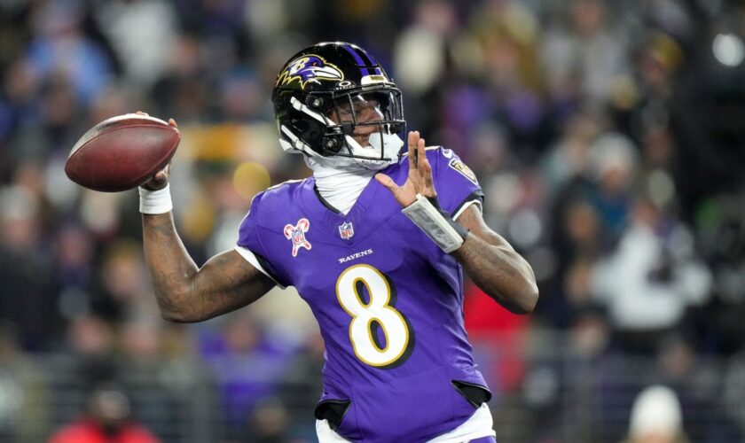 Baltimore Ravens lock in play-off berth with 34-17 win over Pittsburgh Steelers