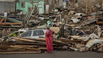 Cyclone Chido à Mayotte : en quoi consiste une journée de deuil national ?