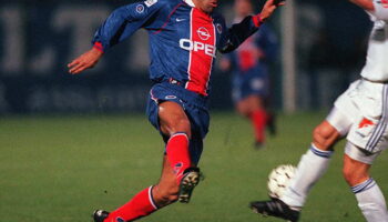 Ancien joueur du PSG, il est ruiné et s'est lancé dans une carrière de chauffeur Uber