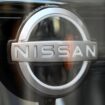 Le logo de Nissan sur une voiture, le 17 janvier 2023