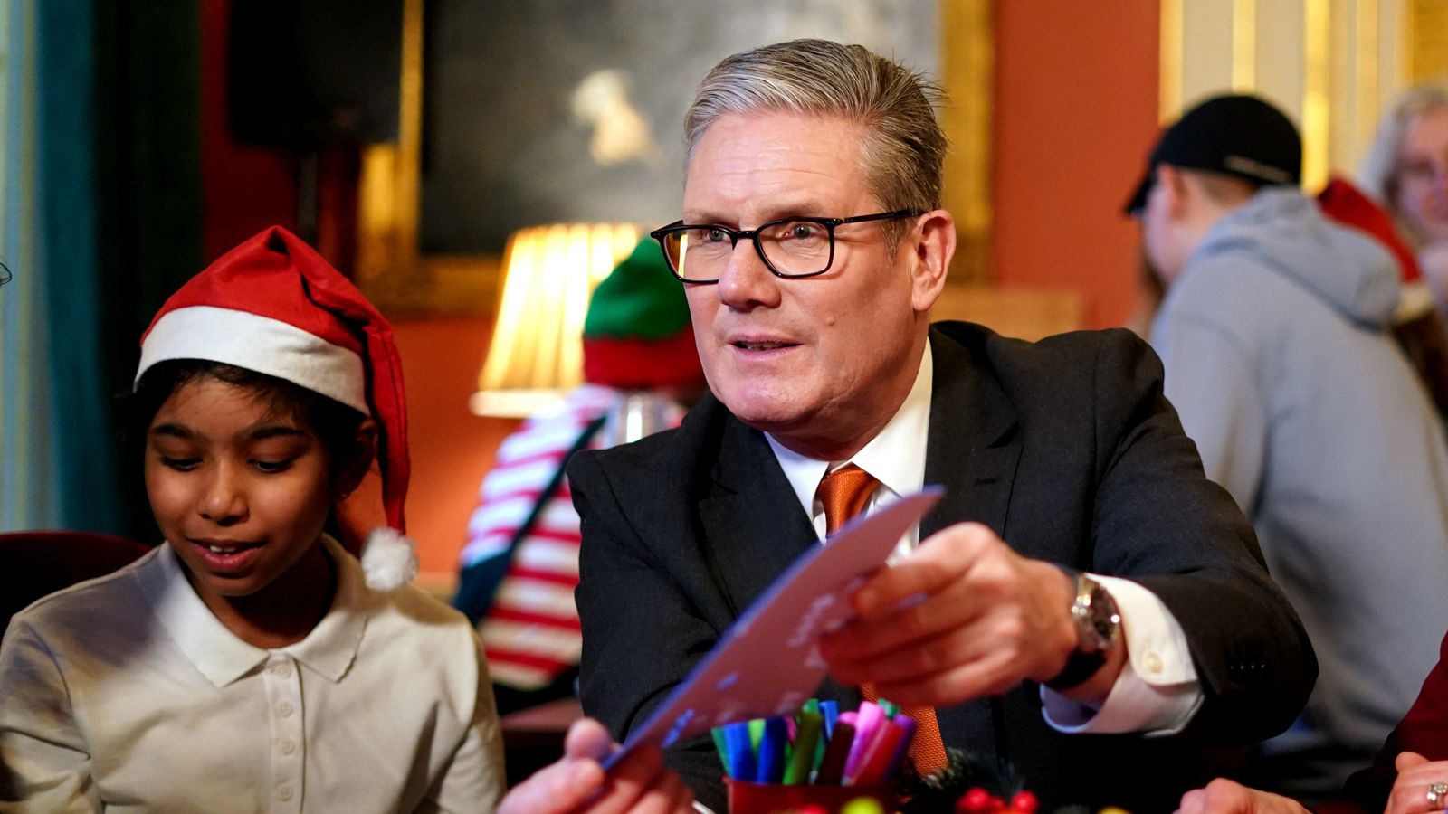 Starmer 'looking towards a better, brighter future' in Christmas message