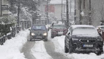 Tempête de neige en Bosnie : des dizaines de milliers de foyers privés d’électricité