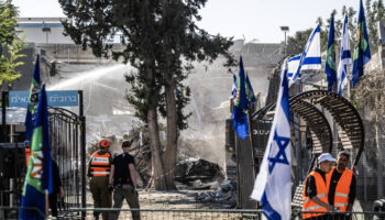 L’aéroport de Tel-Aviv visé par des missiles, attaque au couteau en Israël, bombardement à la frontière syro-libanaise… L’actu du conflit au Proche-Orient ce 27 décembre