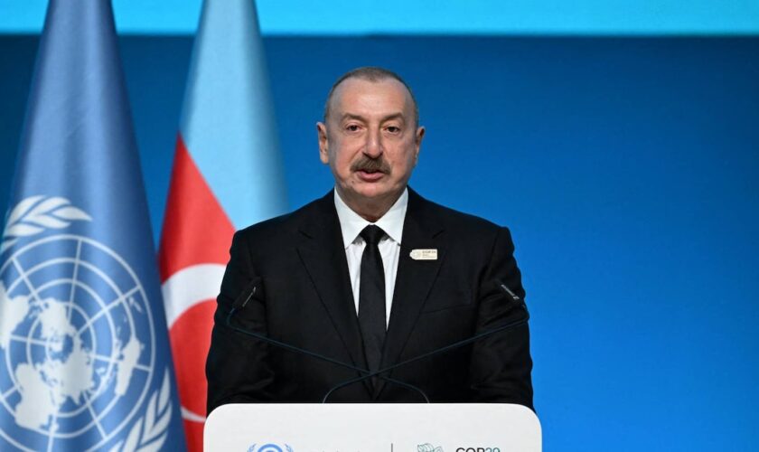 Le président azerbaïdjanais Ilham Aliev prononce un discours lors de la COP29, le 12 novembre 2024 à Bakou.