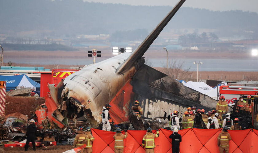 Crash d’avion en Corée du Sud, Bayrou en route pour Mayotte, haut-commissariat à l’Enfance… L’actu de ces samedi 28 et dimanche 29 décembre