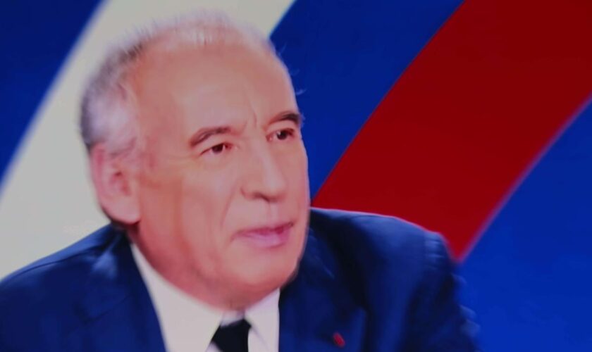 Philippe Marlière : « Nous sommes face à la perspective de la chute du gouvernement Bayrou, peut-être dès février »