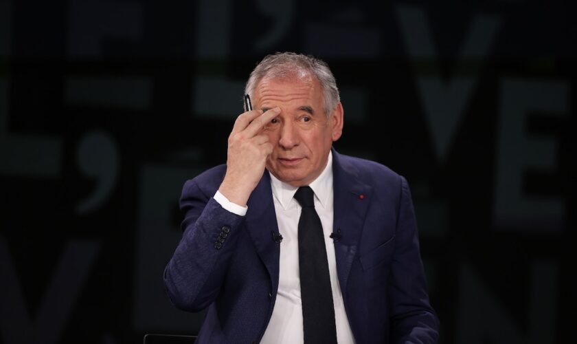 Le Premier ministre François Bayrou sur le plateau de l'émission "L'Evénement" sur France 2, le 19 décembre 2024 à Paris