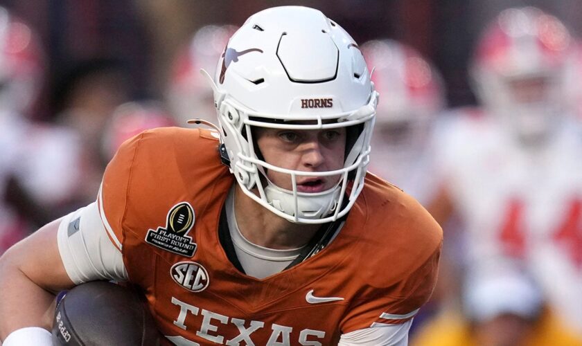 Texas' Arch Manning shoots down transfer rumors ahead of CFP game