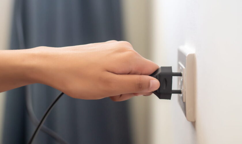 Voici l'appareil que vous devez absolument débrancher de votre cuisine avant d'aller vous coucher, gare aux risques d'incendie !