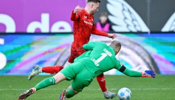 Der 1. FC Kaiserslautern hat das Topspiel gegen den 1. FC Köln verloren. Foto: Uwe Anspach/dpa