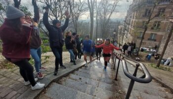 À Paris, des performances extrêmes à la course loufoque des… 271 montées des escaliers de la butte Montmartre