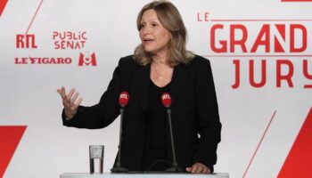 Après la censure, Yaël Braun-Pivet plaide pour un « pacte législatif » allant des socialistes à la droite