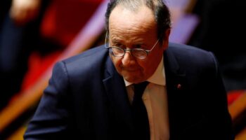 Assemblée : François Hollande «ne regrette pas» d’avoir voté la censure, estimant qu’elle a «clarifié la situation politique»