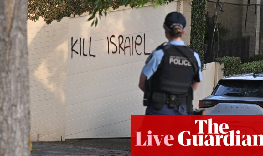 Australia news live: Albanese calls Sydney anti-Israel vandalism a ‘hate crime’ and seeks briefing from federal police