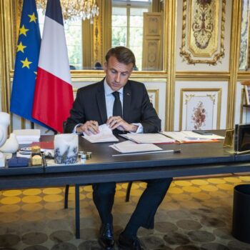 Avec ses vœux, Macron espère tourner la page d’une annus horribilis