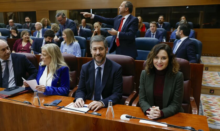 Ayuso saca adelante sus terceros Presupuestos y carga contra Sánchez por "aplaudir que el fiscal general borrara pruebas": "Ha enloquecido, debe dimitir, está acorralado"