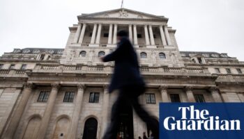 Bank of England holds interest rate at 4.75% but warns of UK stagnation risk